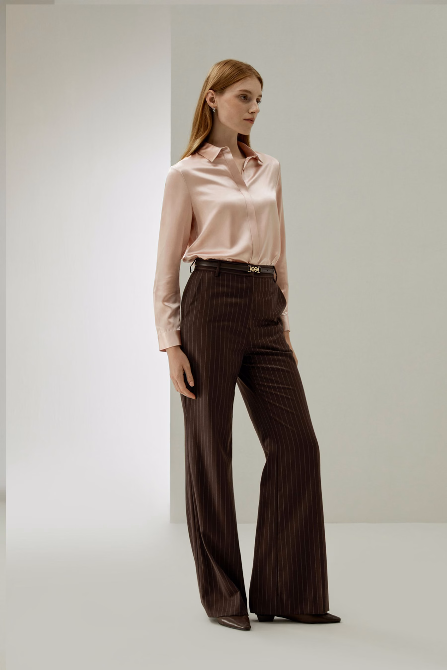 Chemise en soie à patte dissimulée
