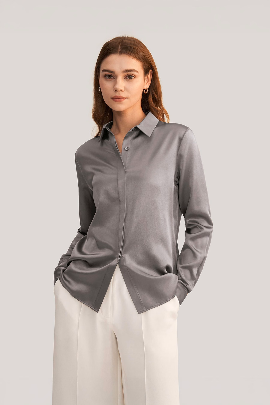 Chemise en soie à patte dissimulée