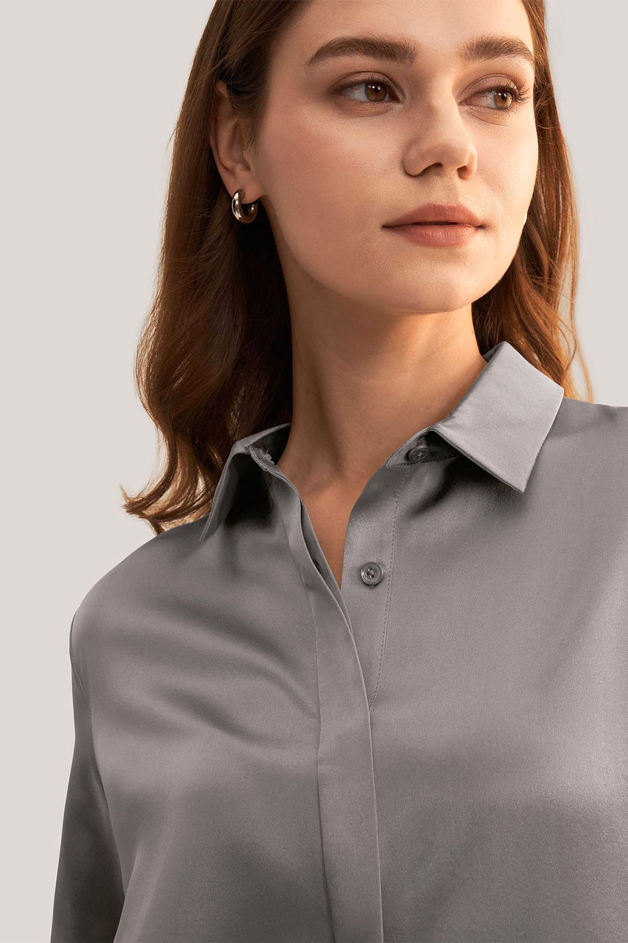 Chemise en soie à patte dissimulée