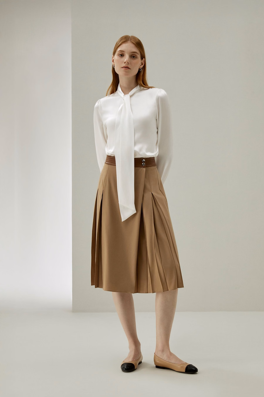 Blouse en soie avec nœud papillon pour femmes