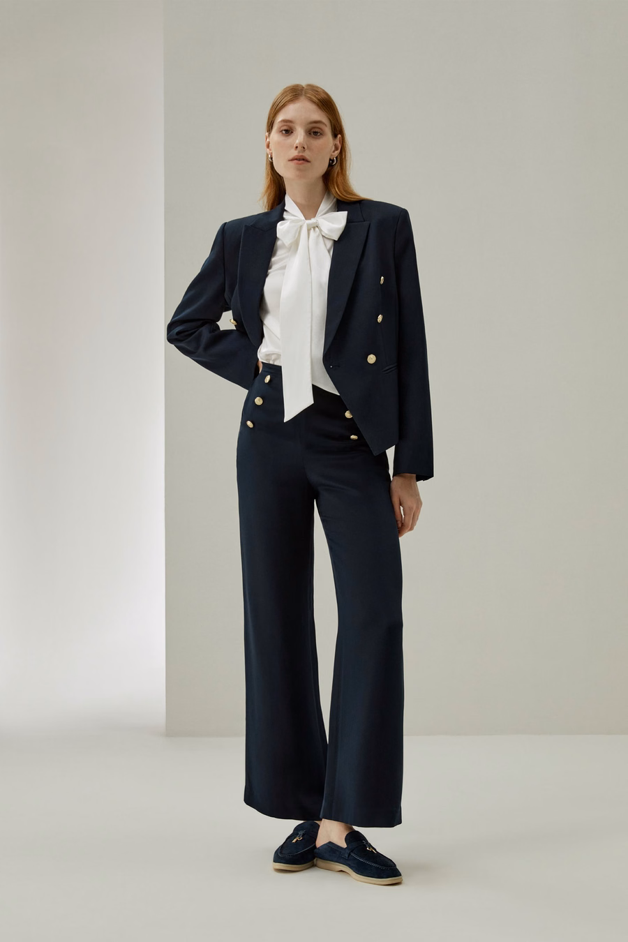 Blouse en soie avec nœud papillon pour femmes