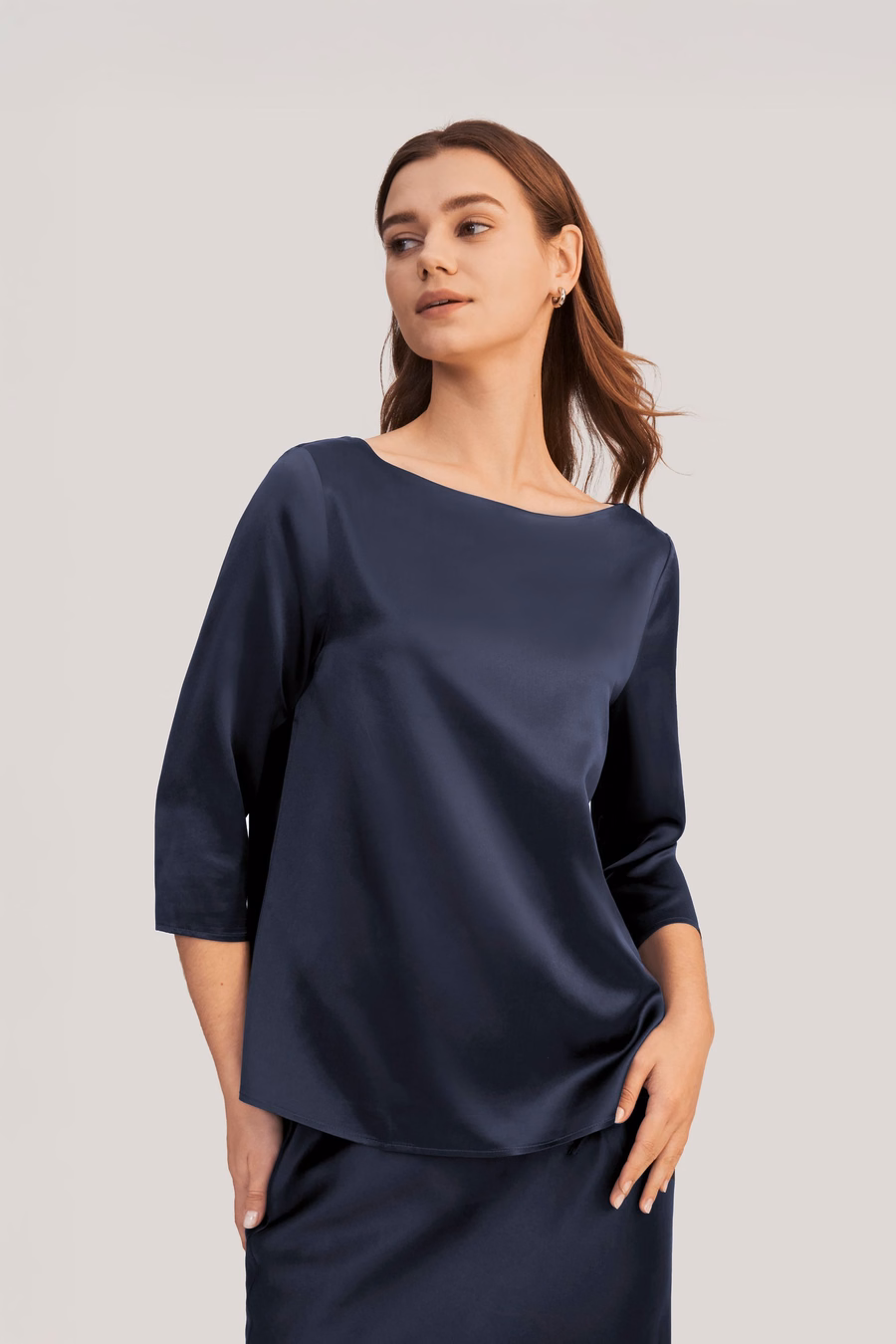 Blouse en soie à col bateau à manches 3/4