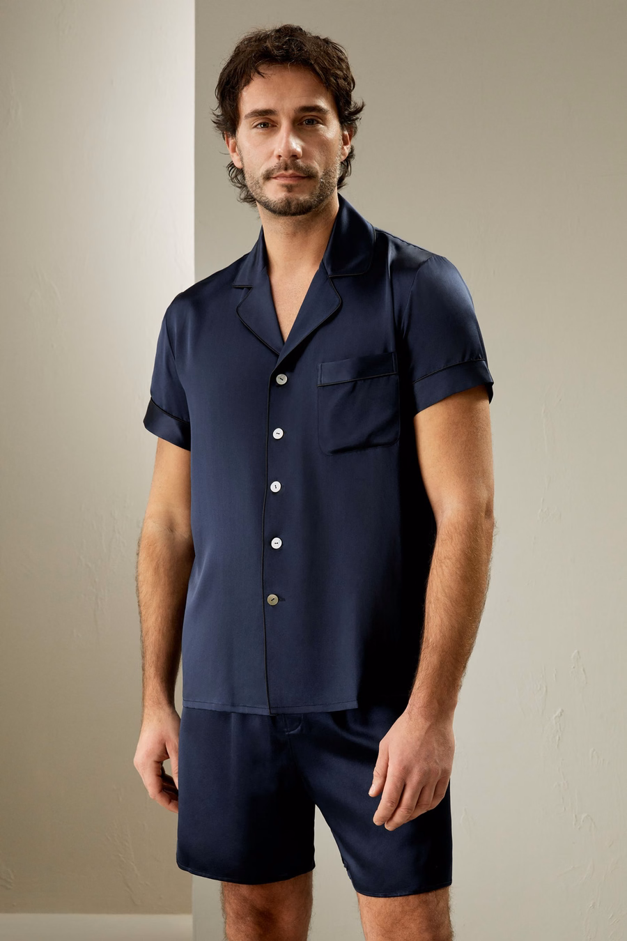 Ensemble court de pyjama en soie à bord contrasté