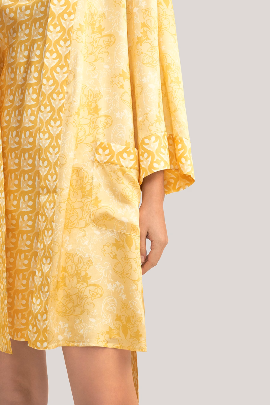 Robe kimono en soie Golden Lily