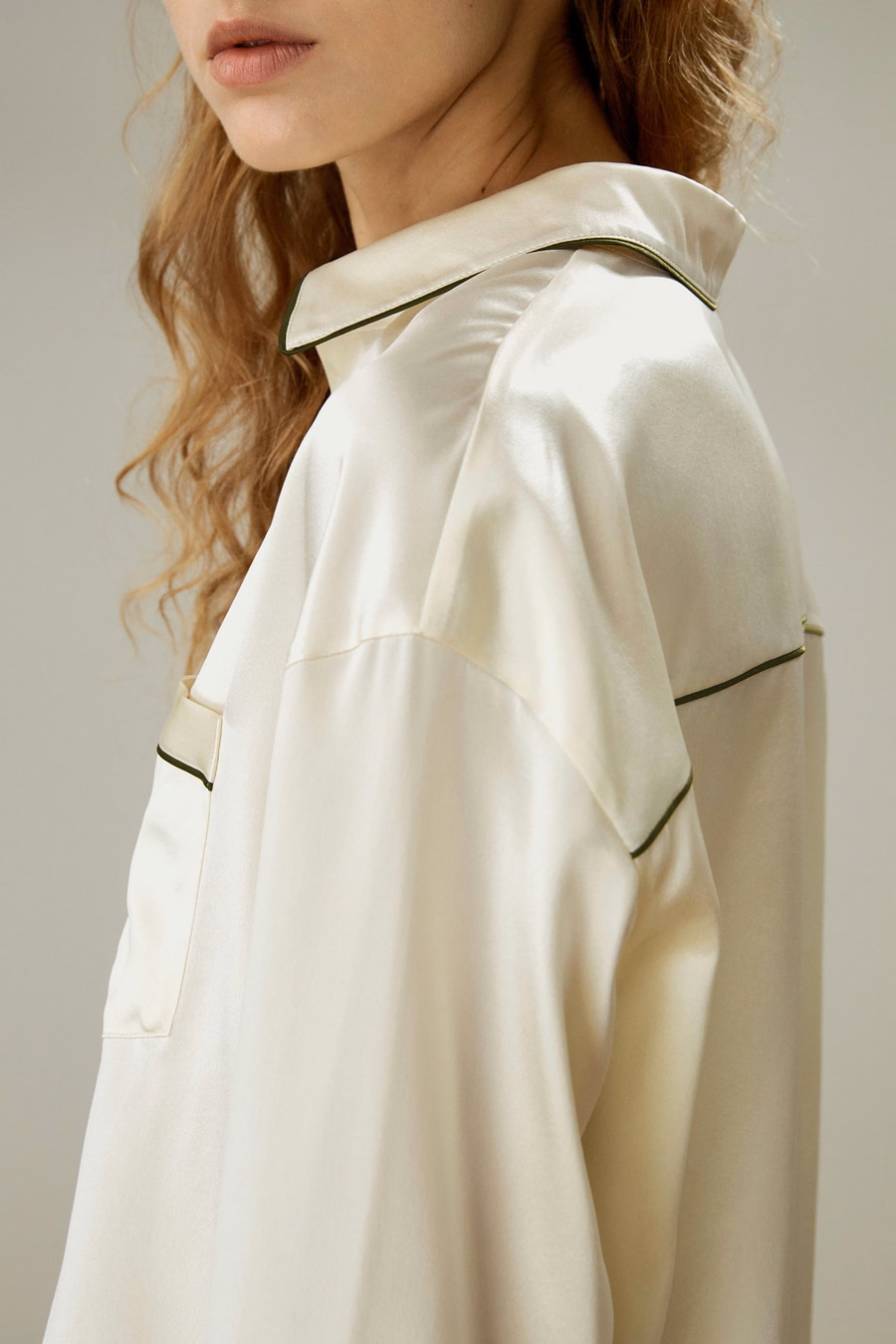 Ensemble de Pyjama à Bouton avec Piping Contrasté et Longueur Complète