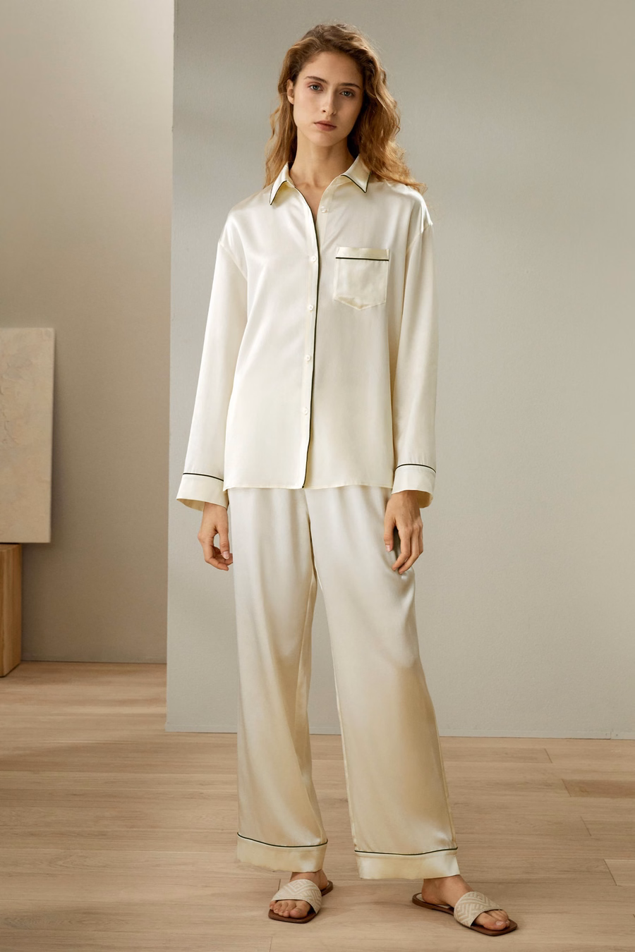 Ensemble de Pyjama à Bouton avec Piping Contrasté et Longueur Complète