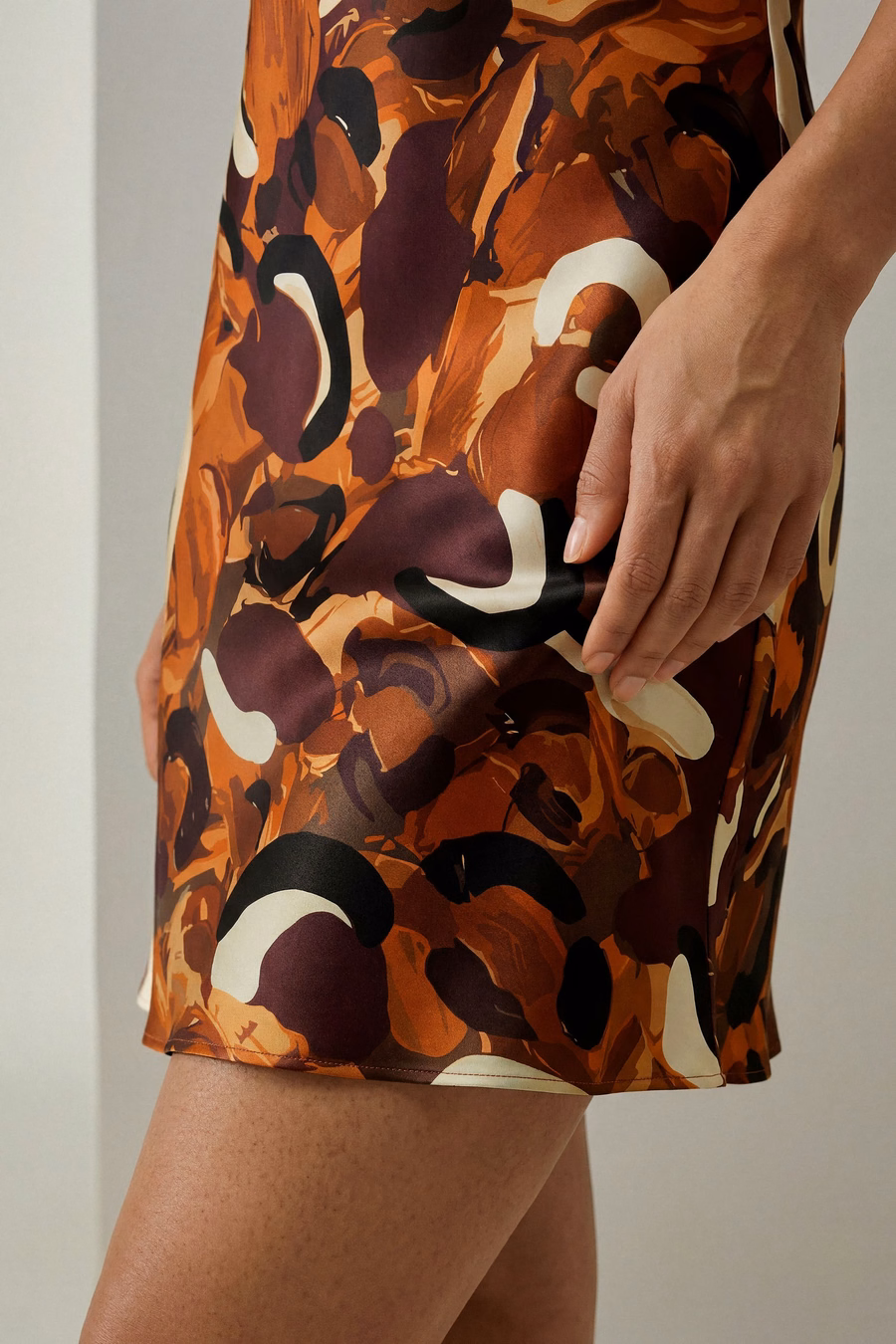 Robe de nuit en soie imprimée féminine courte
