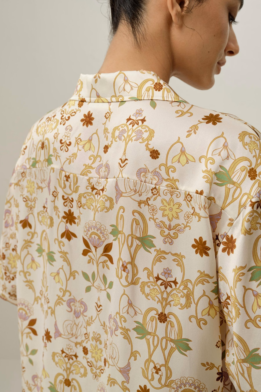 Ensemble de Pyjama Court en Soie pour le Signe du Capricorne