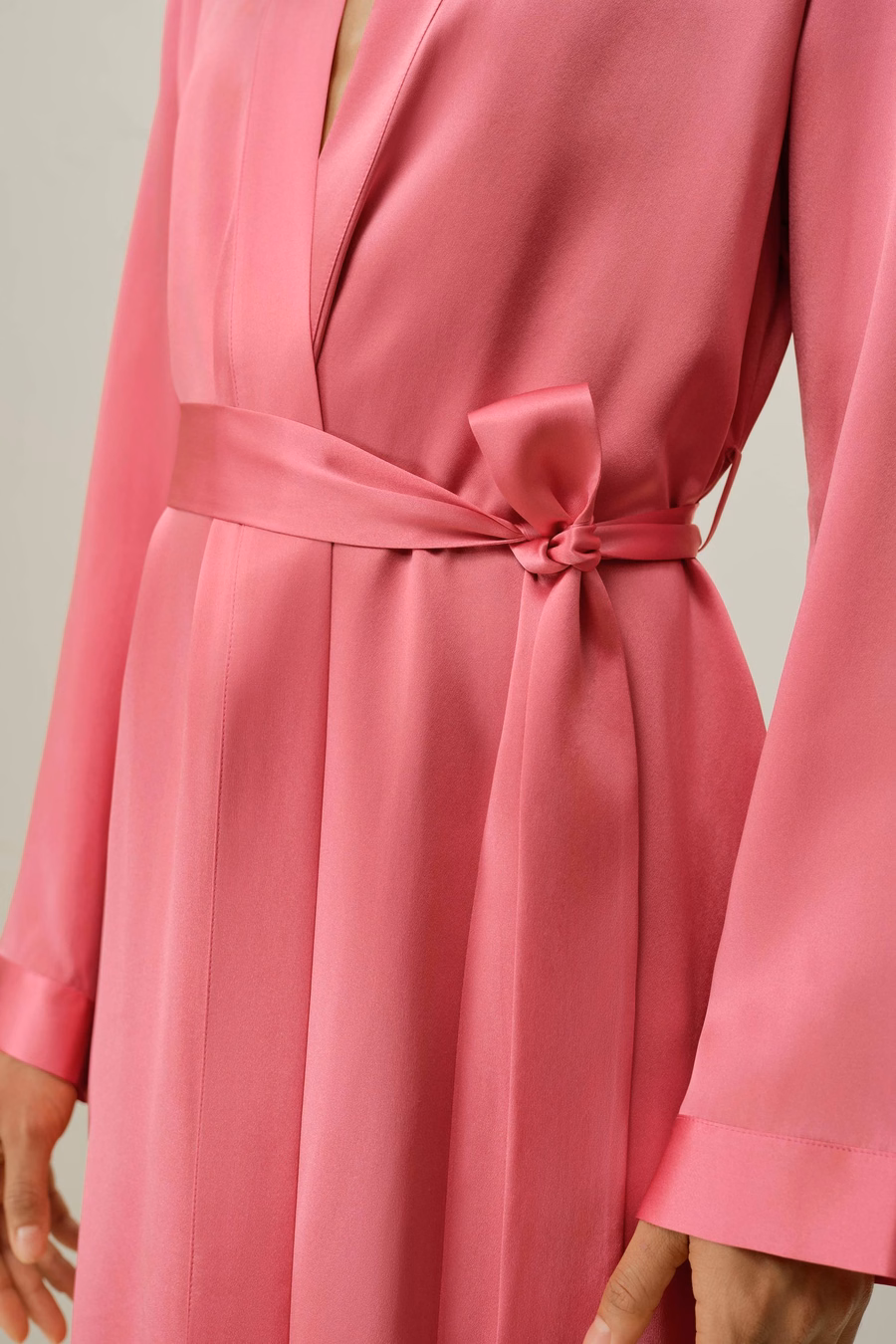 Robe mi-soie de confort de Hope
