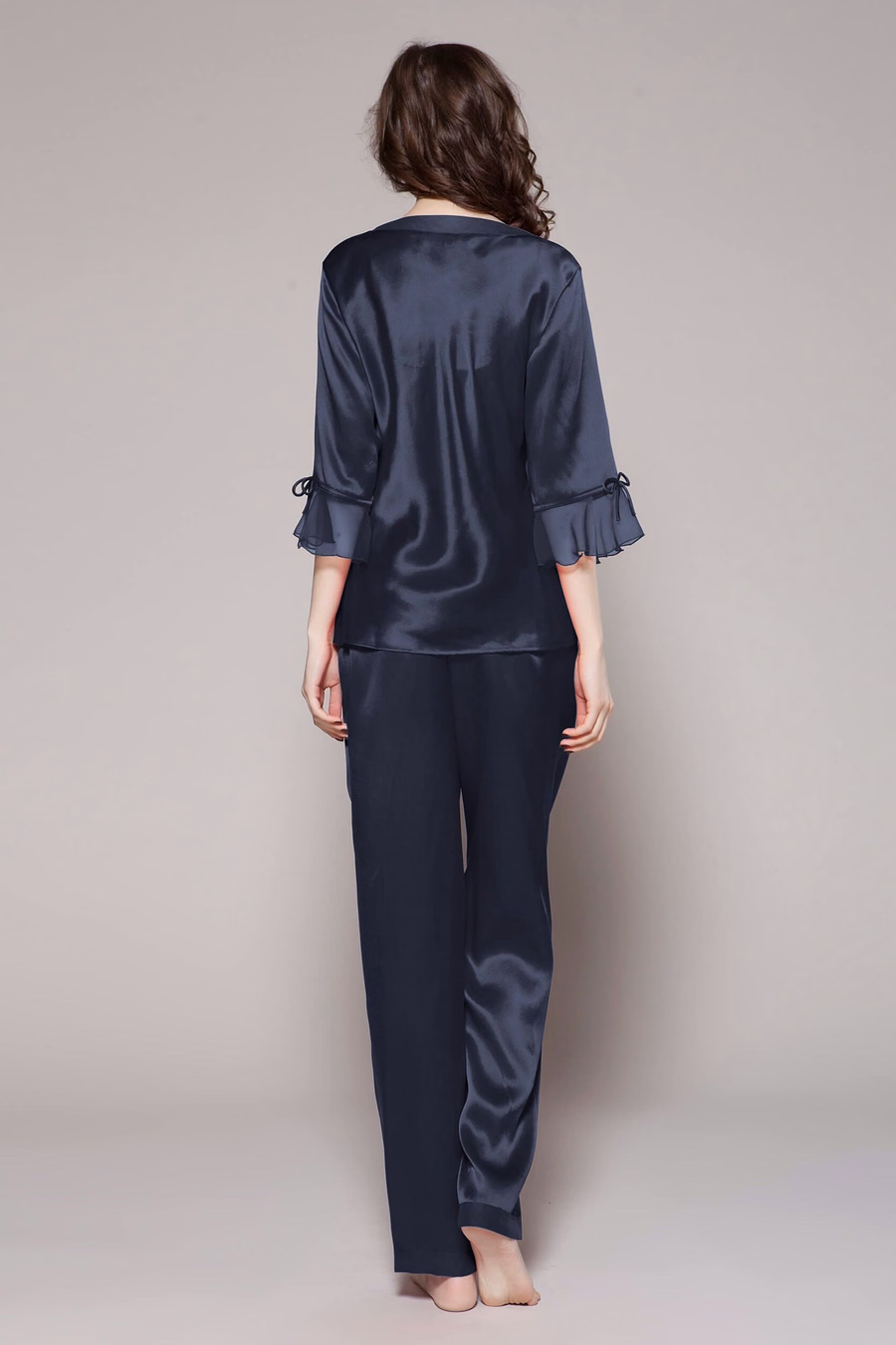 Ensemble de pyjama en soie pour femmes à lacets