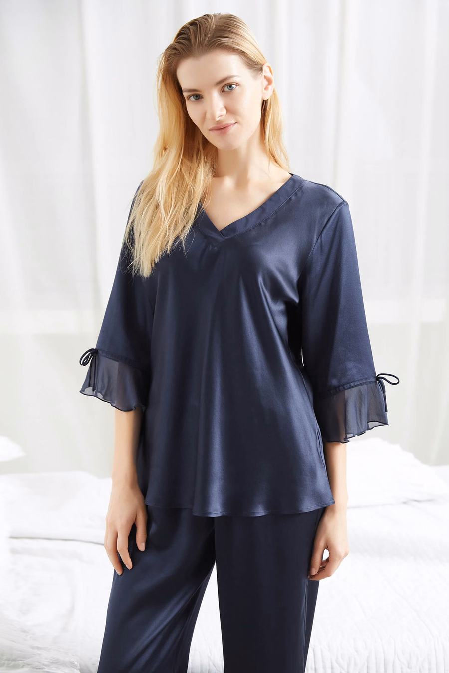 Ensemble de pyjama en soie pour femmes à lacets