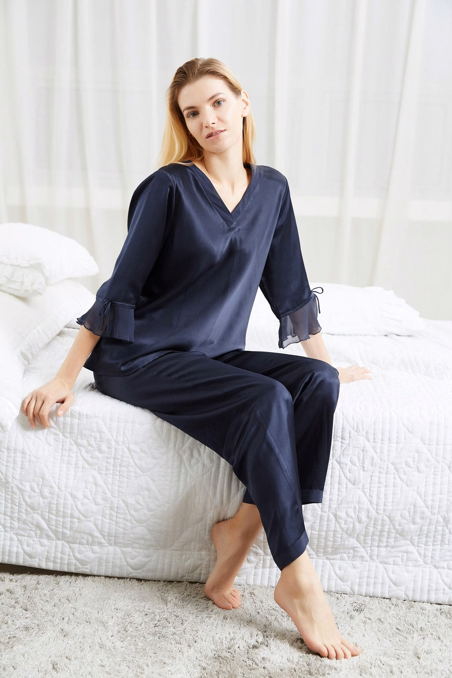 Ensemble de pyjama en soie pour femmes à lacets