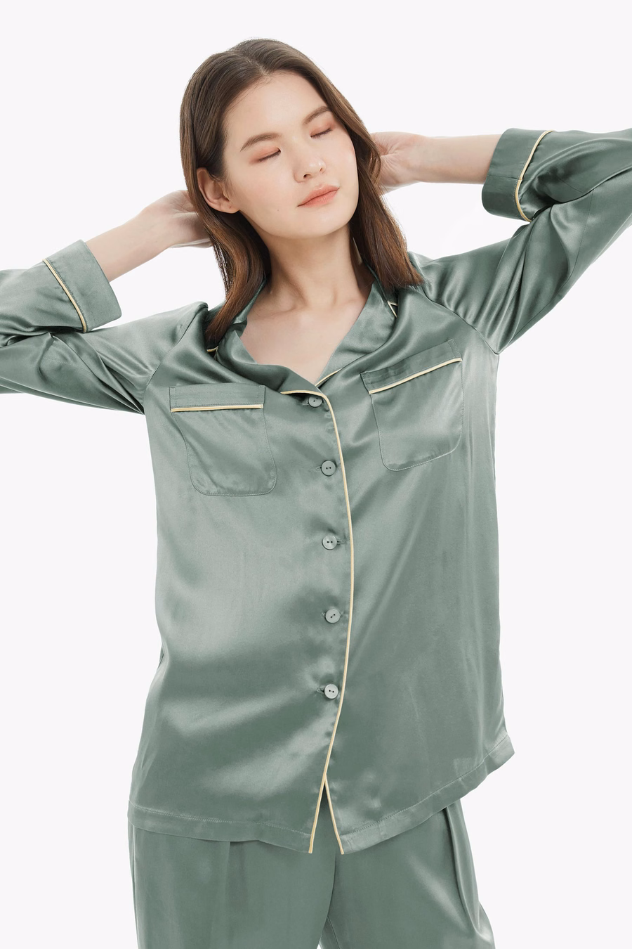 Ensemble de pyjamas en soie avec passepoil doré