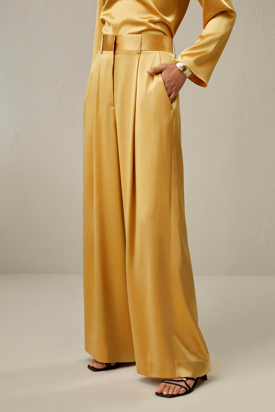 Pantalon palazzo en soie taille haute