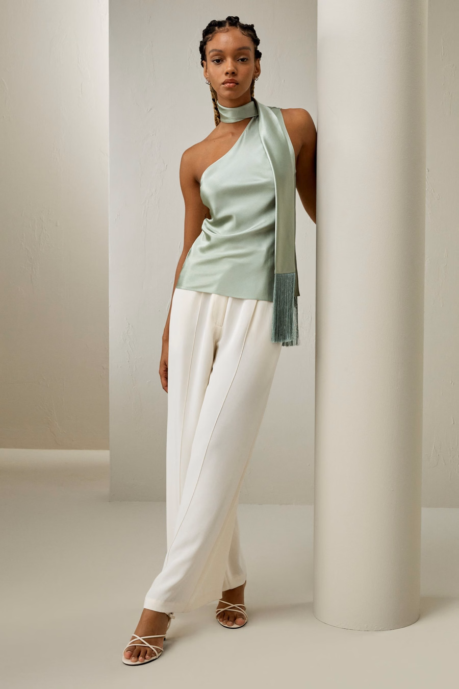 Top asymétrique avec écharpe à franges