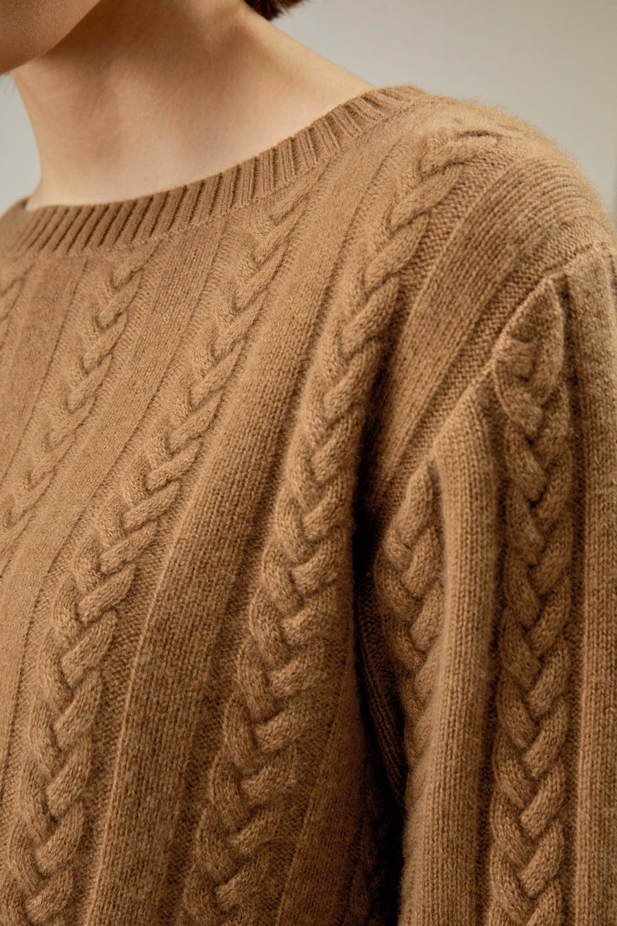Pull à épaule dégagée en cachemire pur