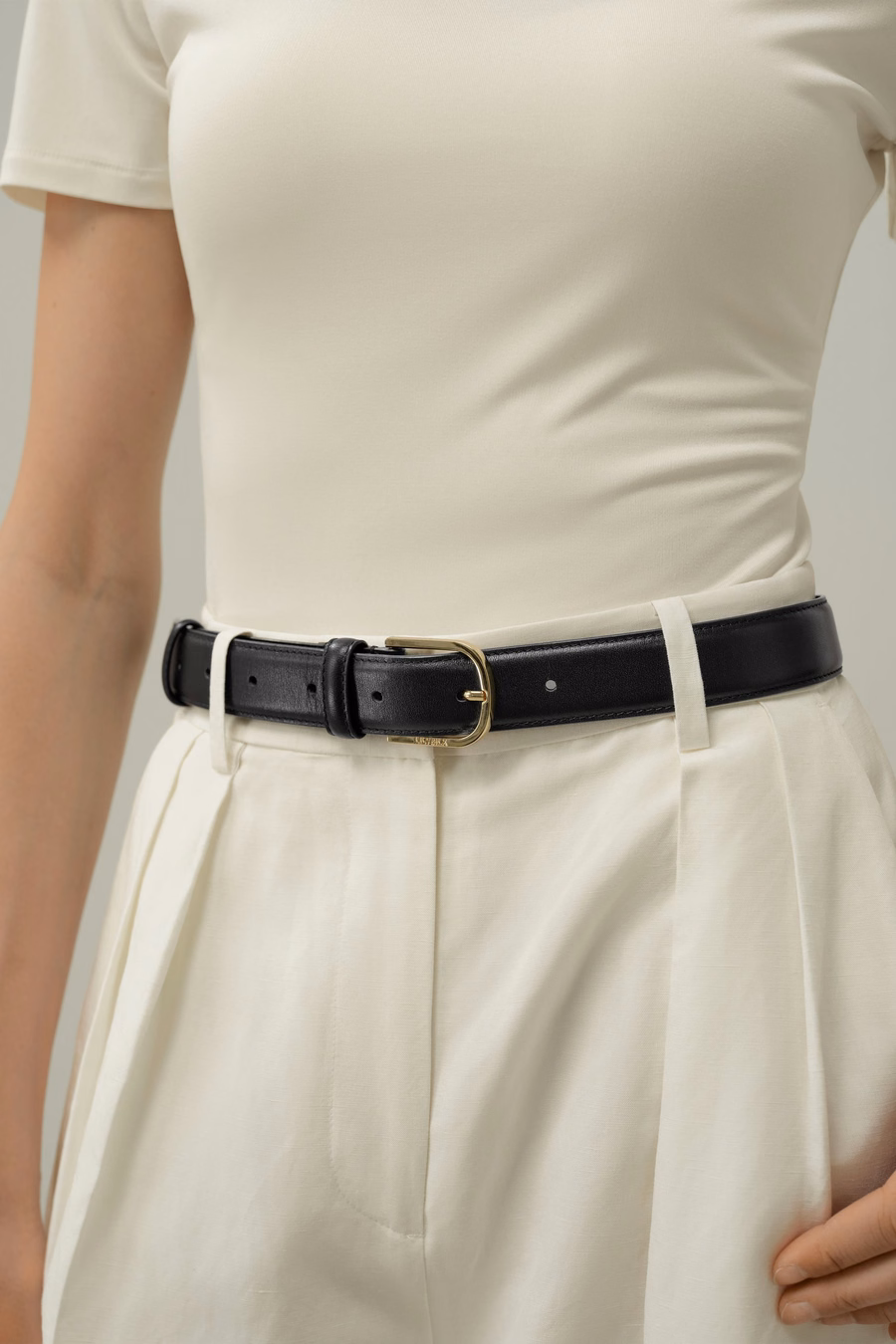 Ceinture en cuir avec boucle en or
