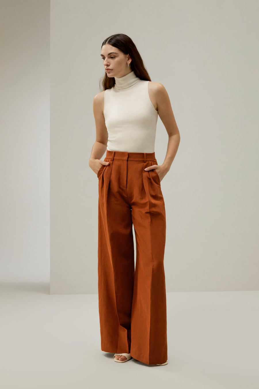 pantalon en soie et lin à plis frontaux