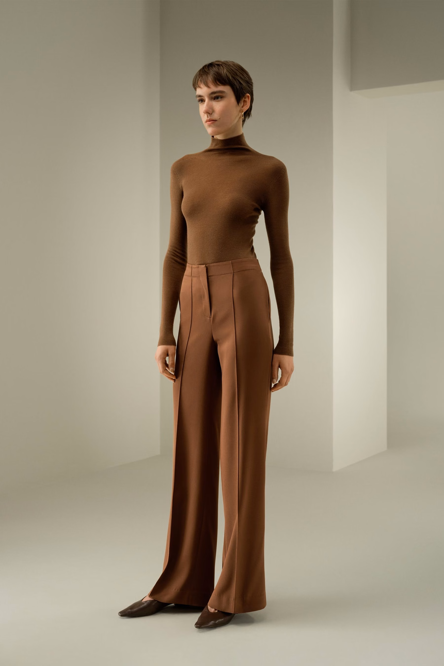 Pantalon minimaliste en soie crêpe