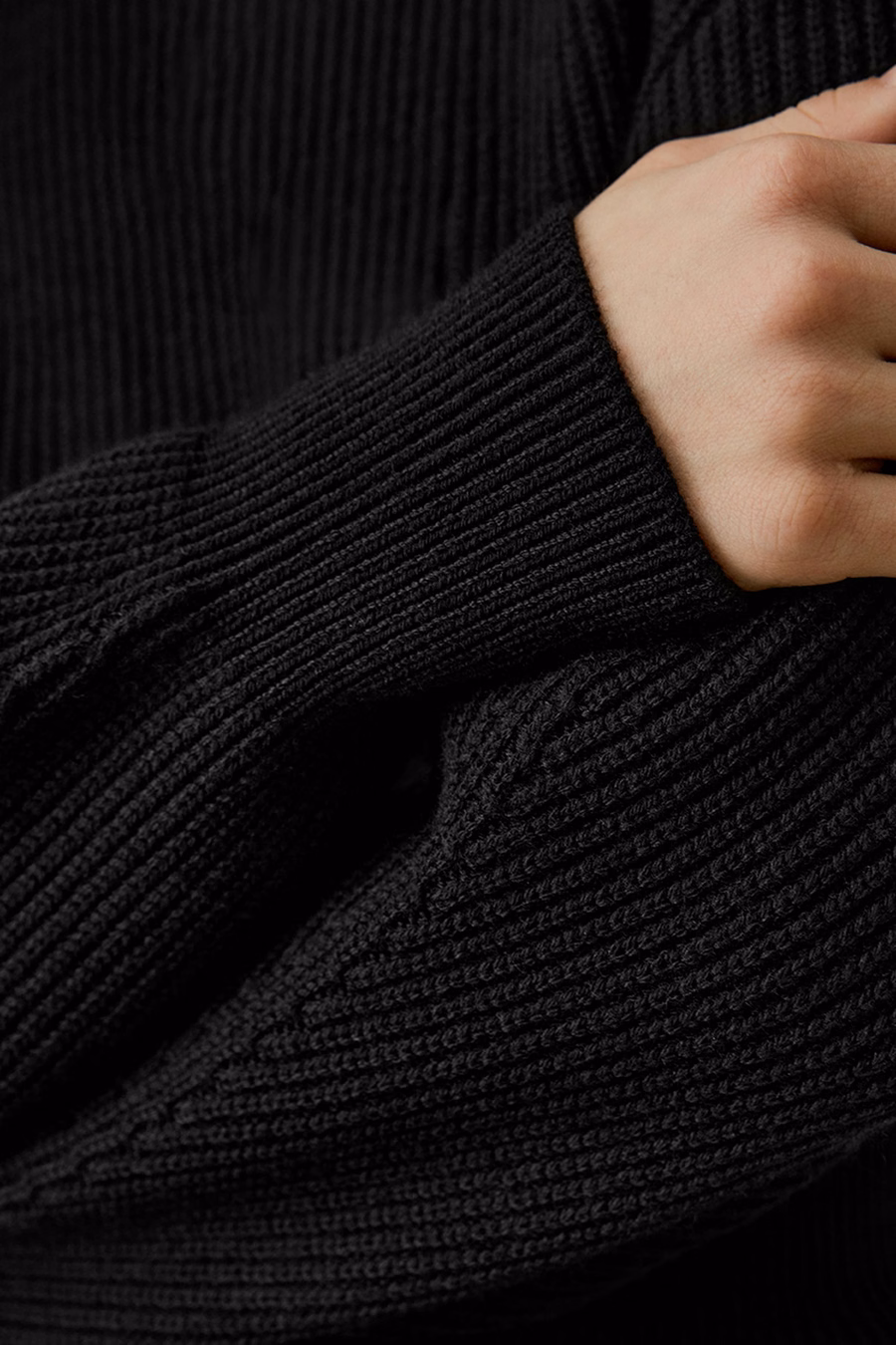 Pull en laine mérinos à col rond et épaules tombantes