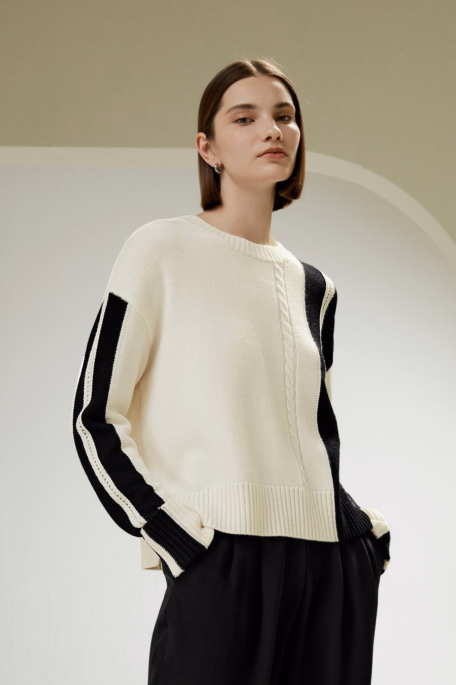 Pull en laine tricoté à rayures bicolores