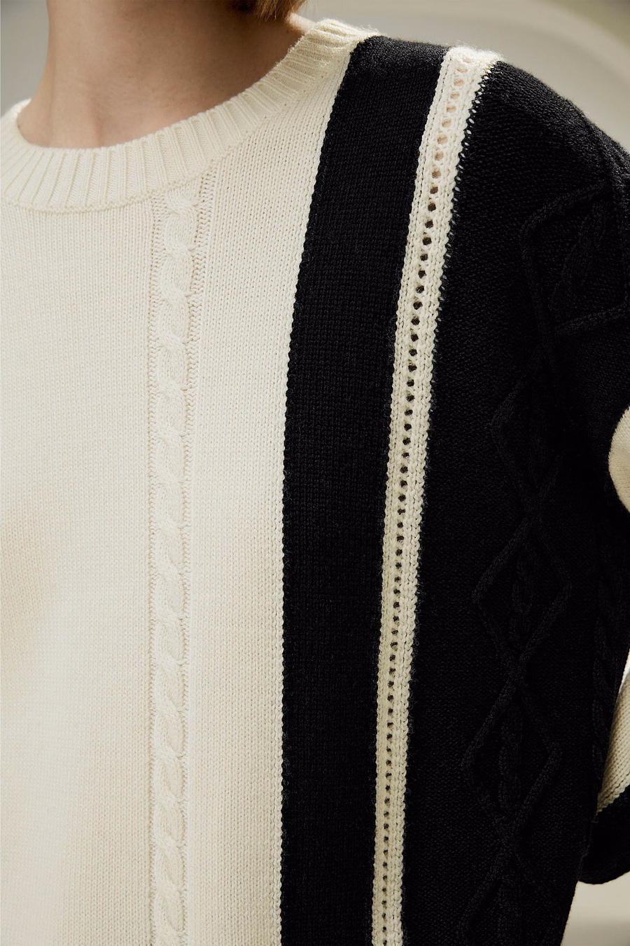 Pull en laine tricoté à rayures bicolores