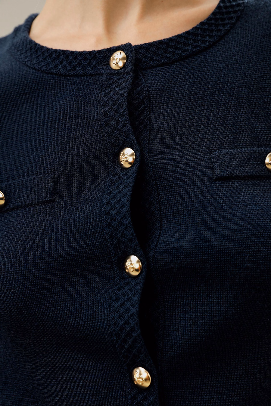 Cardigan en laine mérinos avec boutons dorés