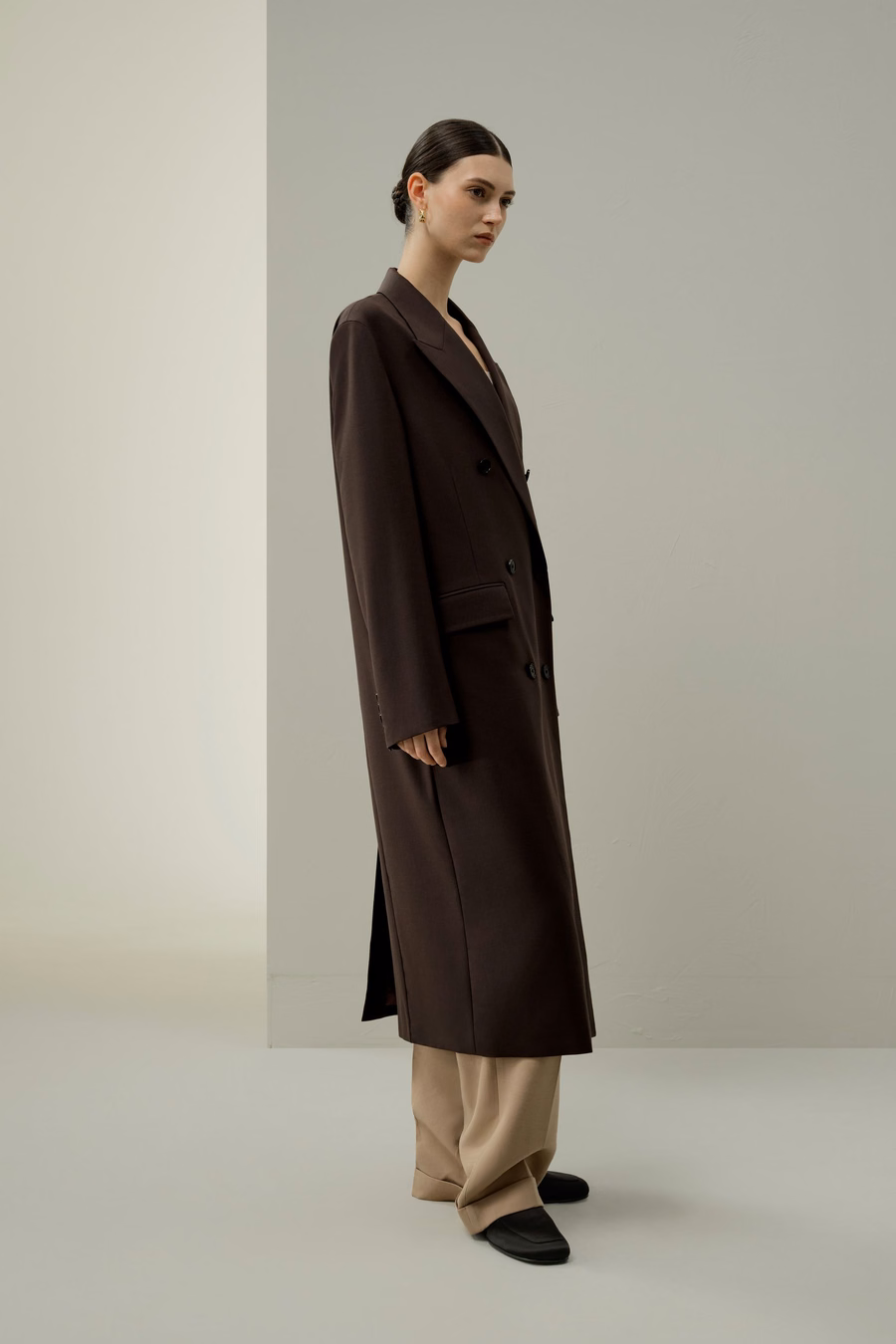 Manteau long drapé en soie et laine
