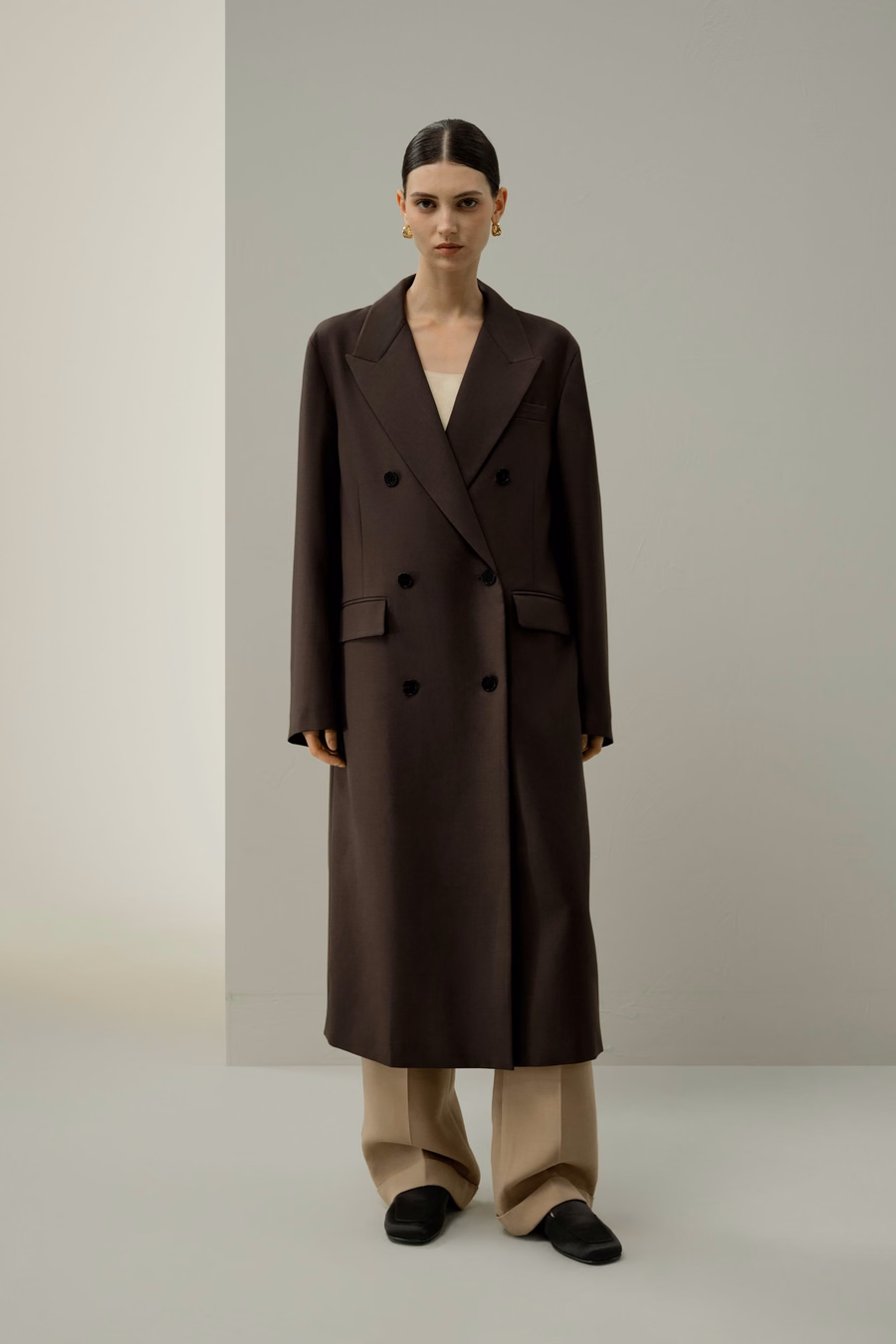 Manteau long drapé en soie et laine