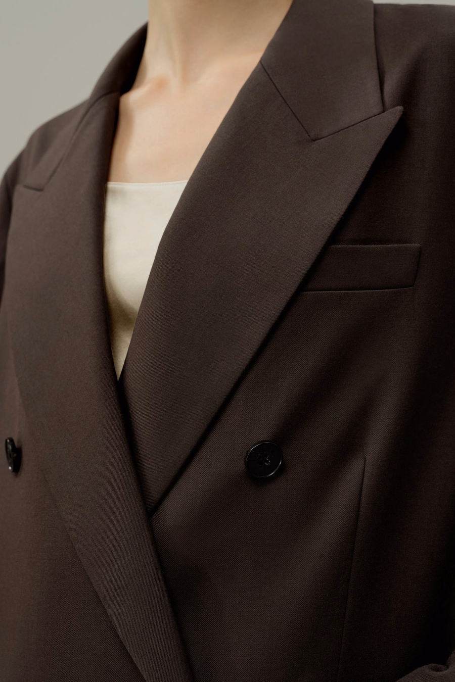 Manteau long drapé en soie et laine