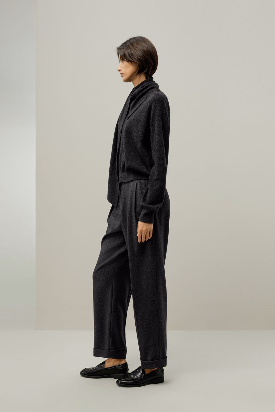 Pull en laine et cachemire avec col en nœud papillon