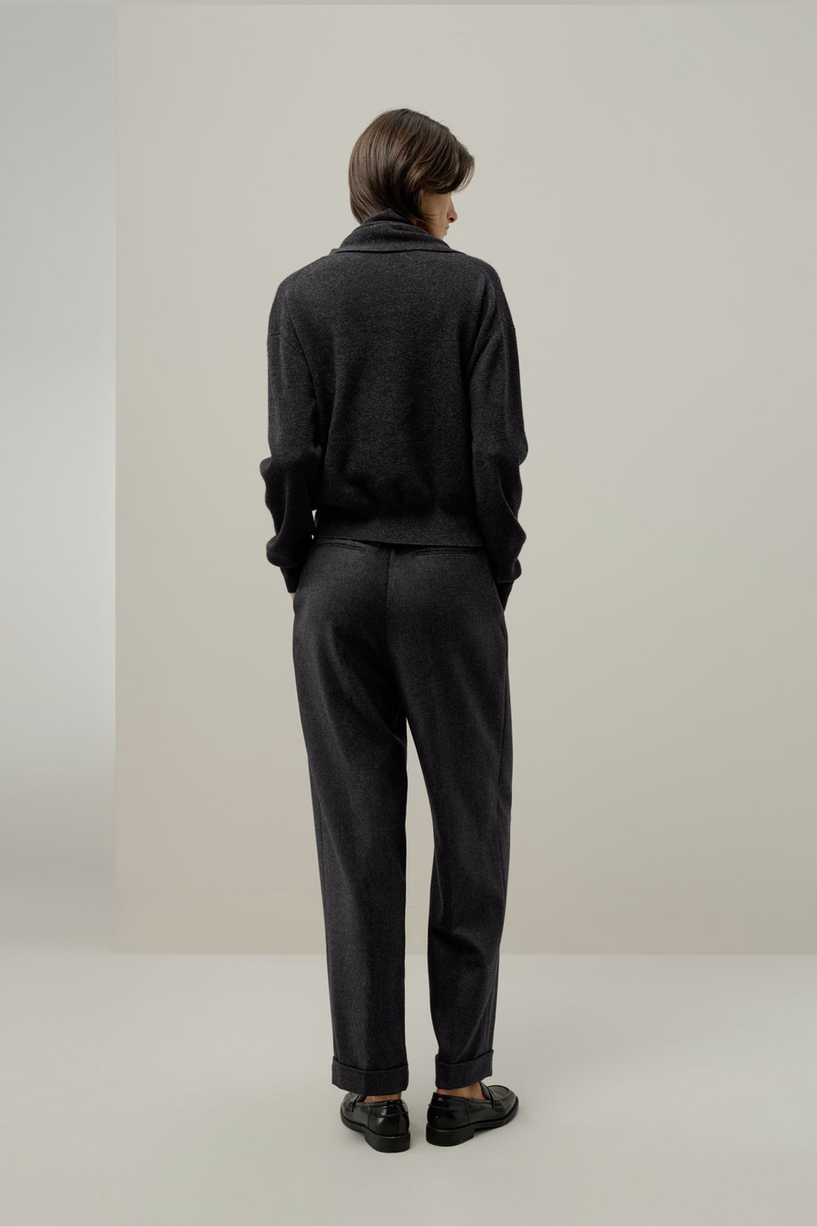 Pull en laine et cachemire avec col en nœud papillon