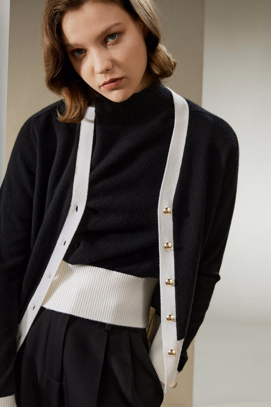 Gilet en Cachemire Gemini avec Ourlet Contrasté