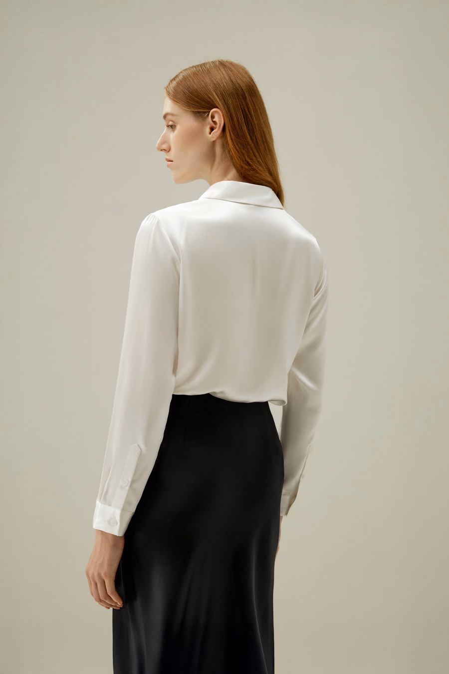 Chemise en soie à patte dissimulée