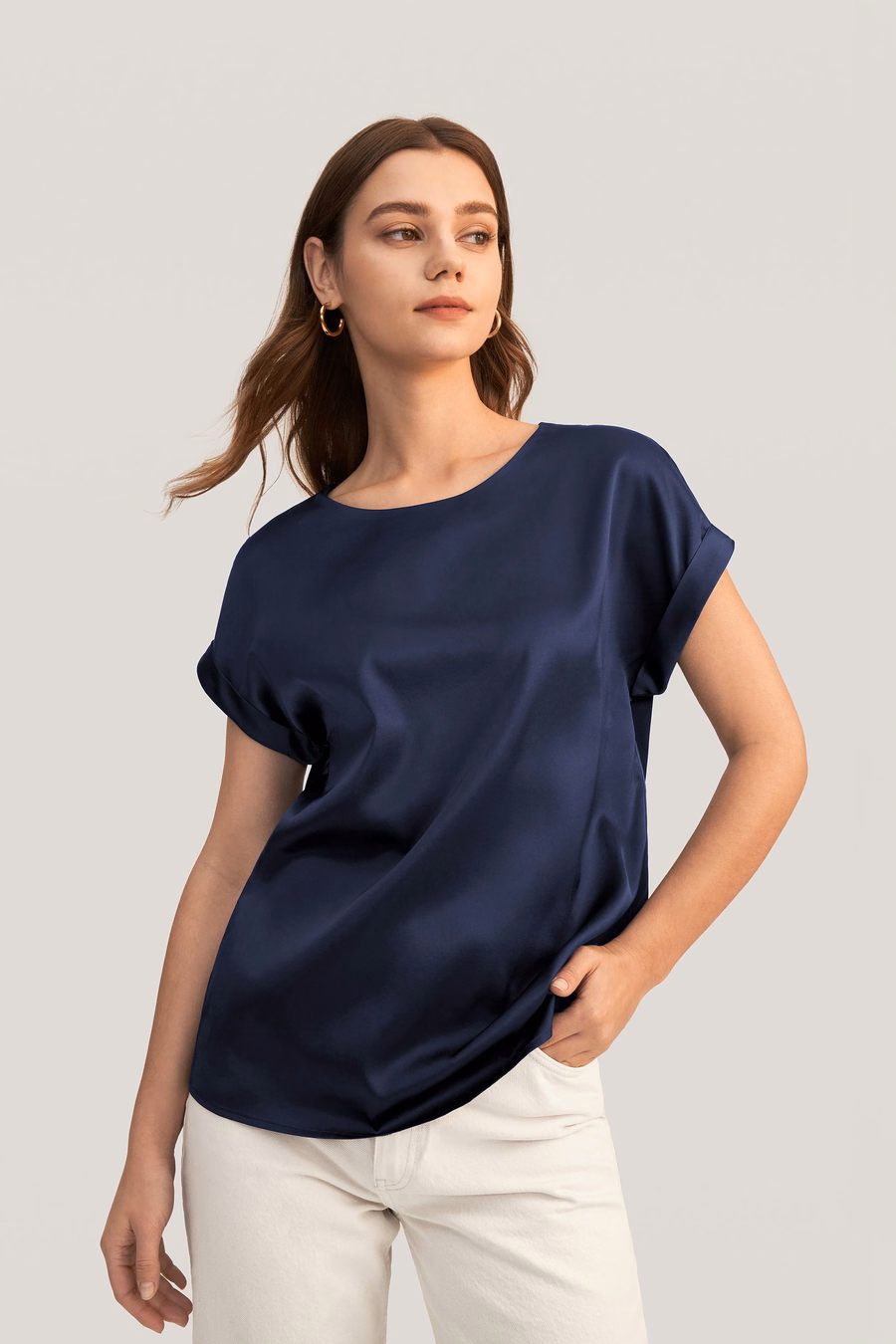 T-shirt en soie à encolure ronde et manches courtes