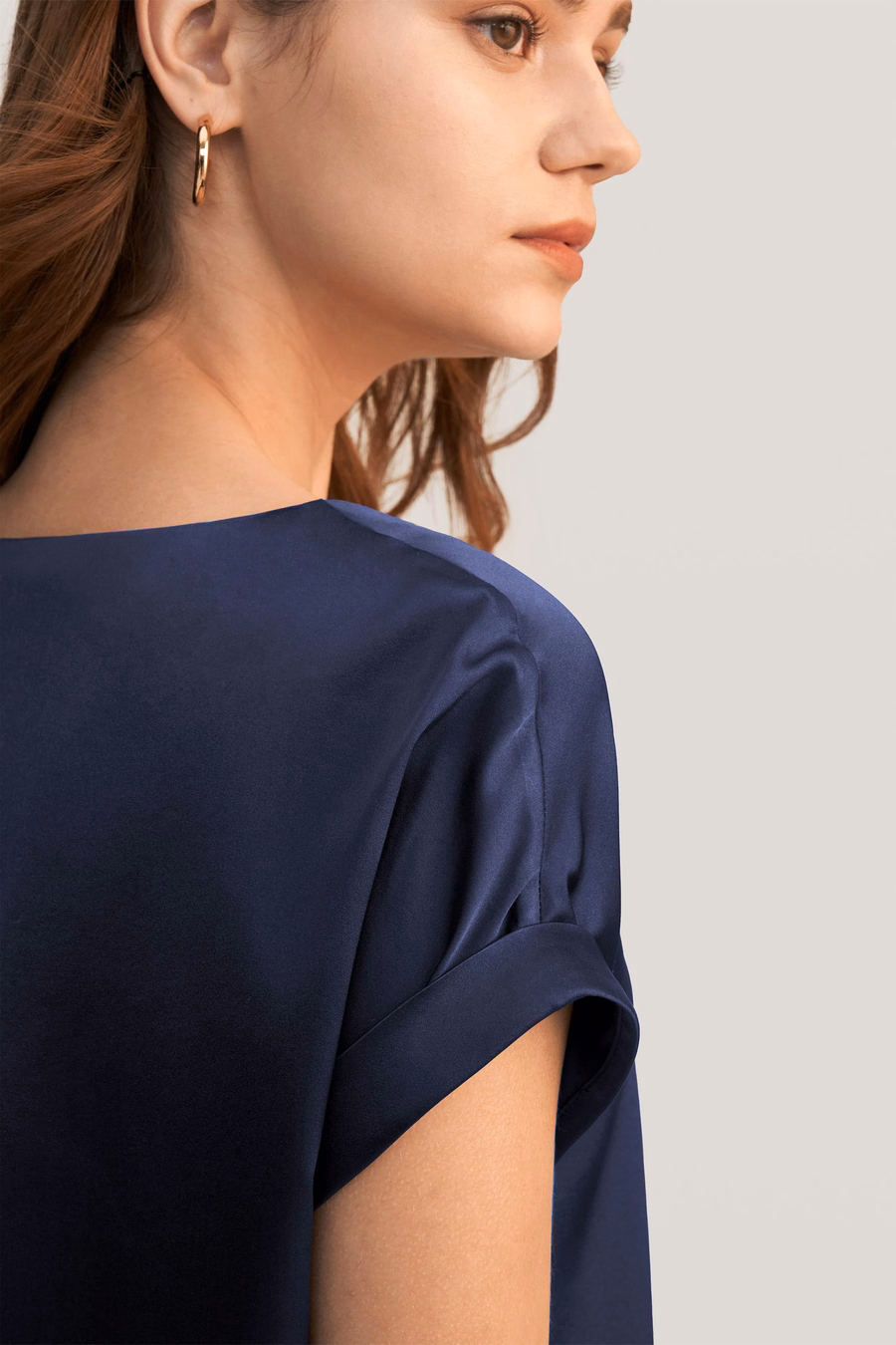 T-shirt en soie à encolure ronde et manches courtes