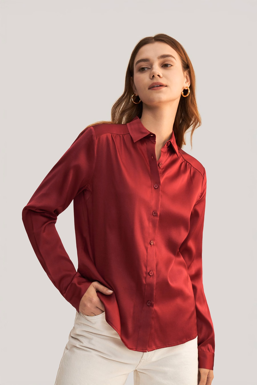 Blouse en soie à manches longues et col
