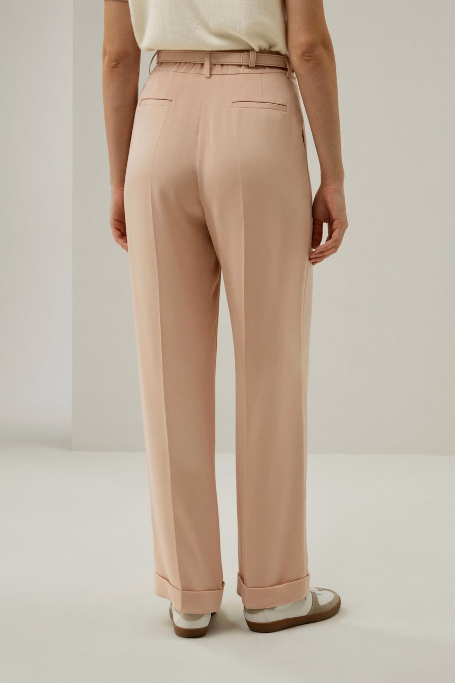 Pantalon droit en soie rose acajou
