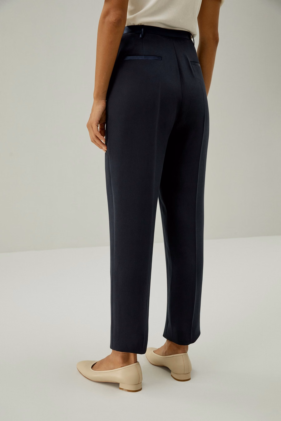 Pantalons ajustés sophistiqués à chevilles réglables