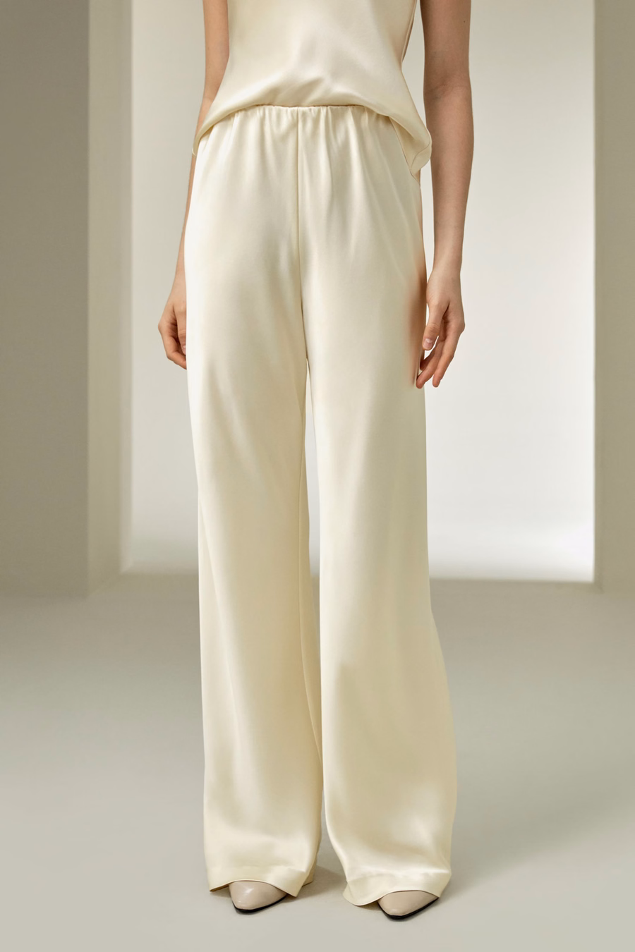 Pantalons en soie coupés à biais intégral