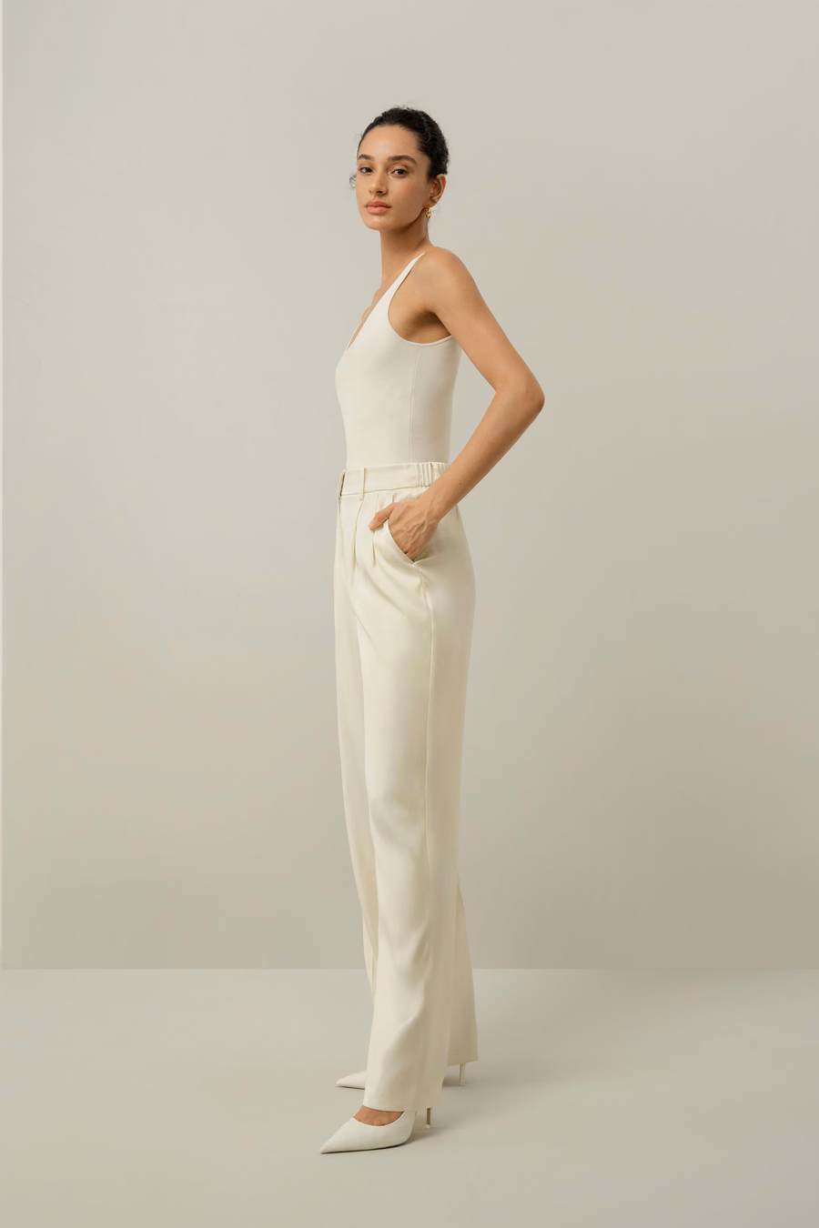 Pantalon droit en satin charmeuse double face
