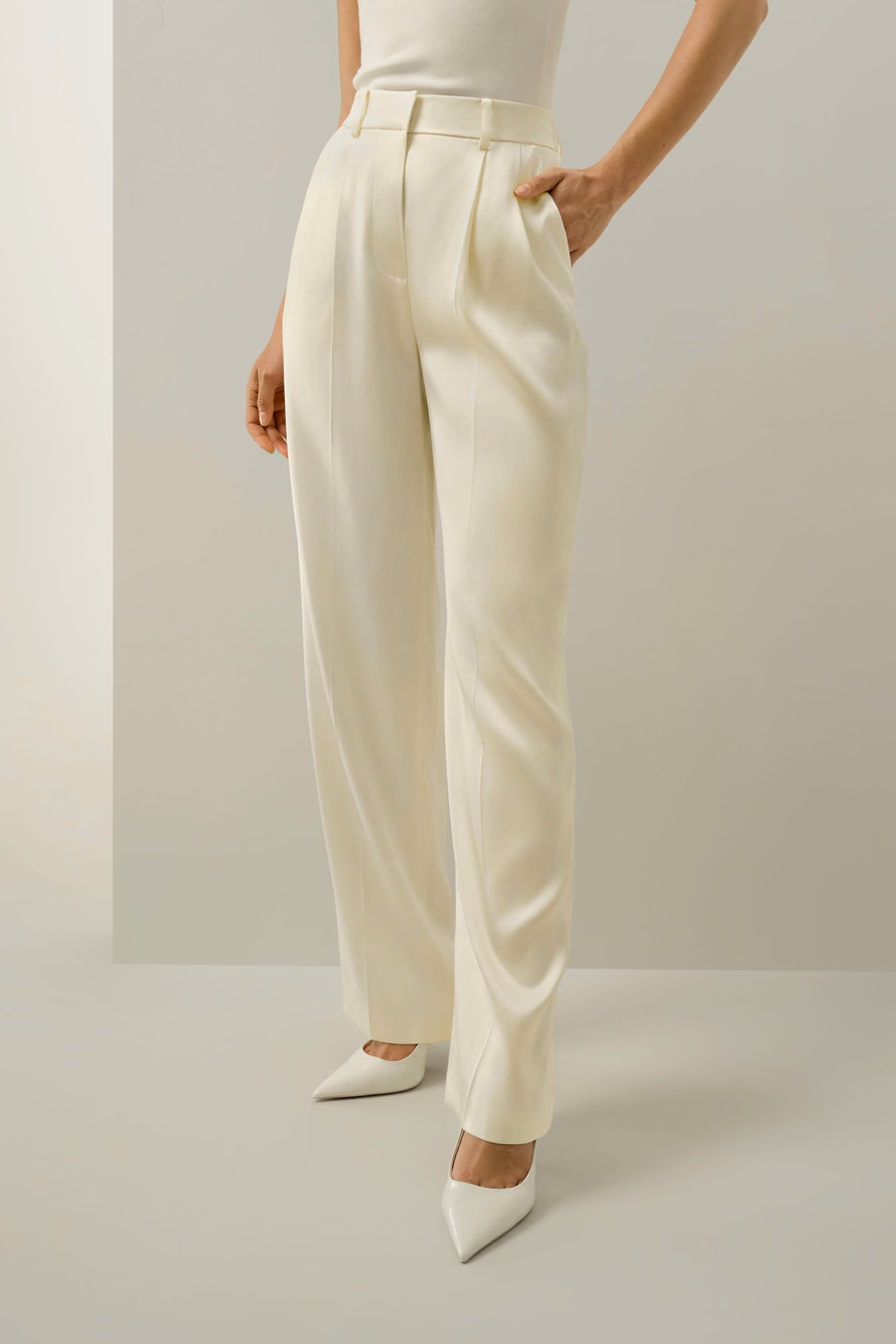 Pantalon droit en satin charmeuse double face