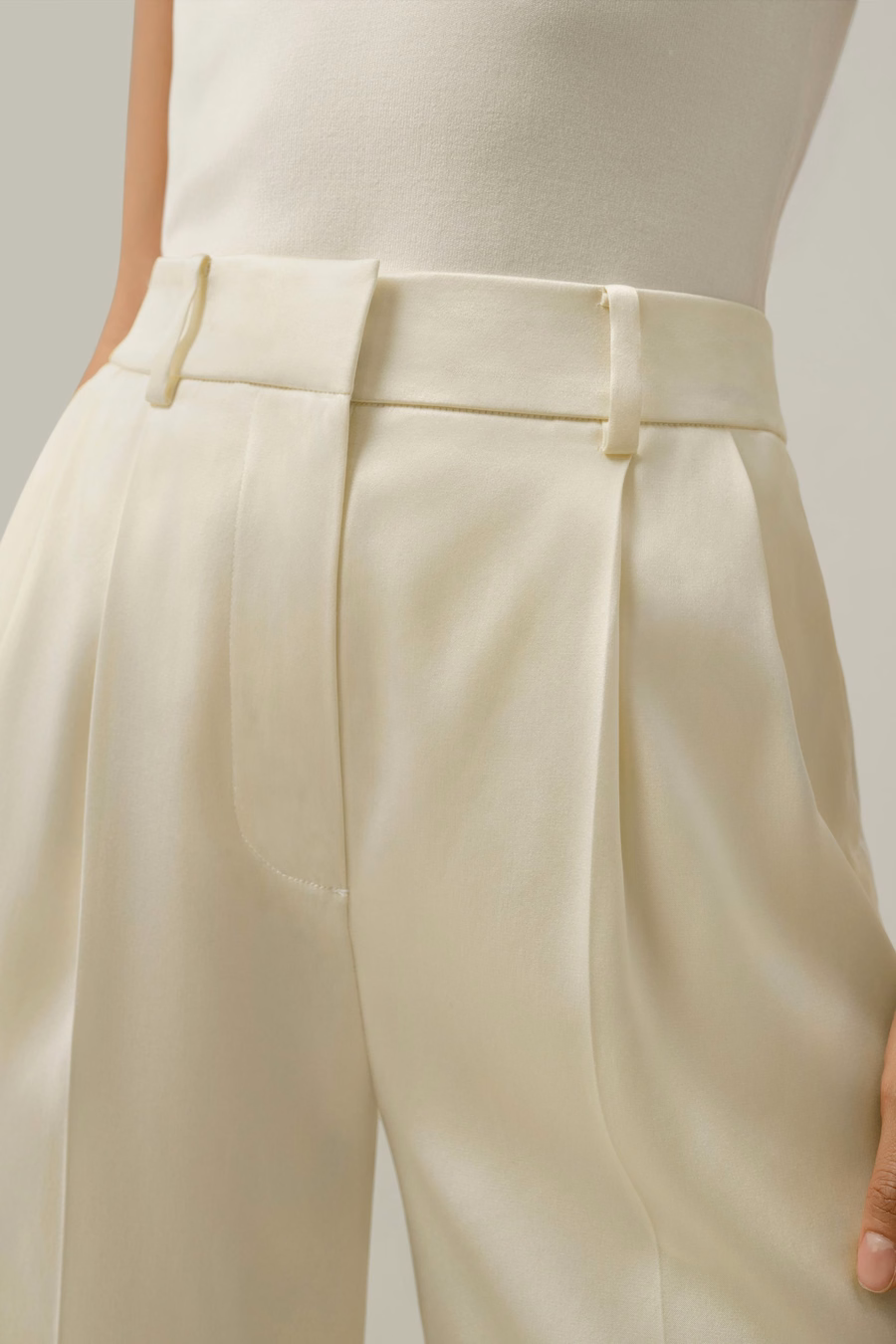 Pantalon droit en satin charmeuse double face
