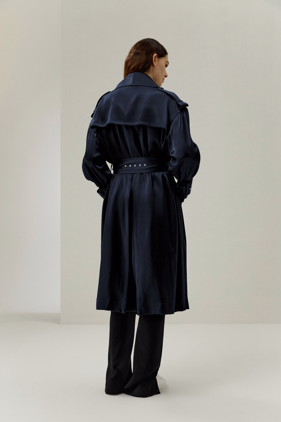 Manteau trench en soie surdimensionné