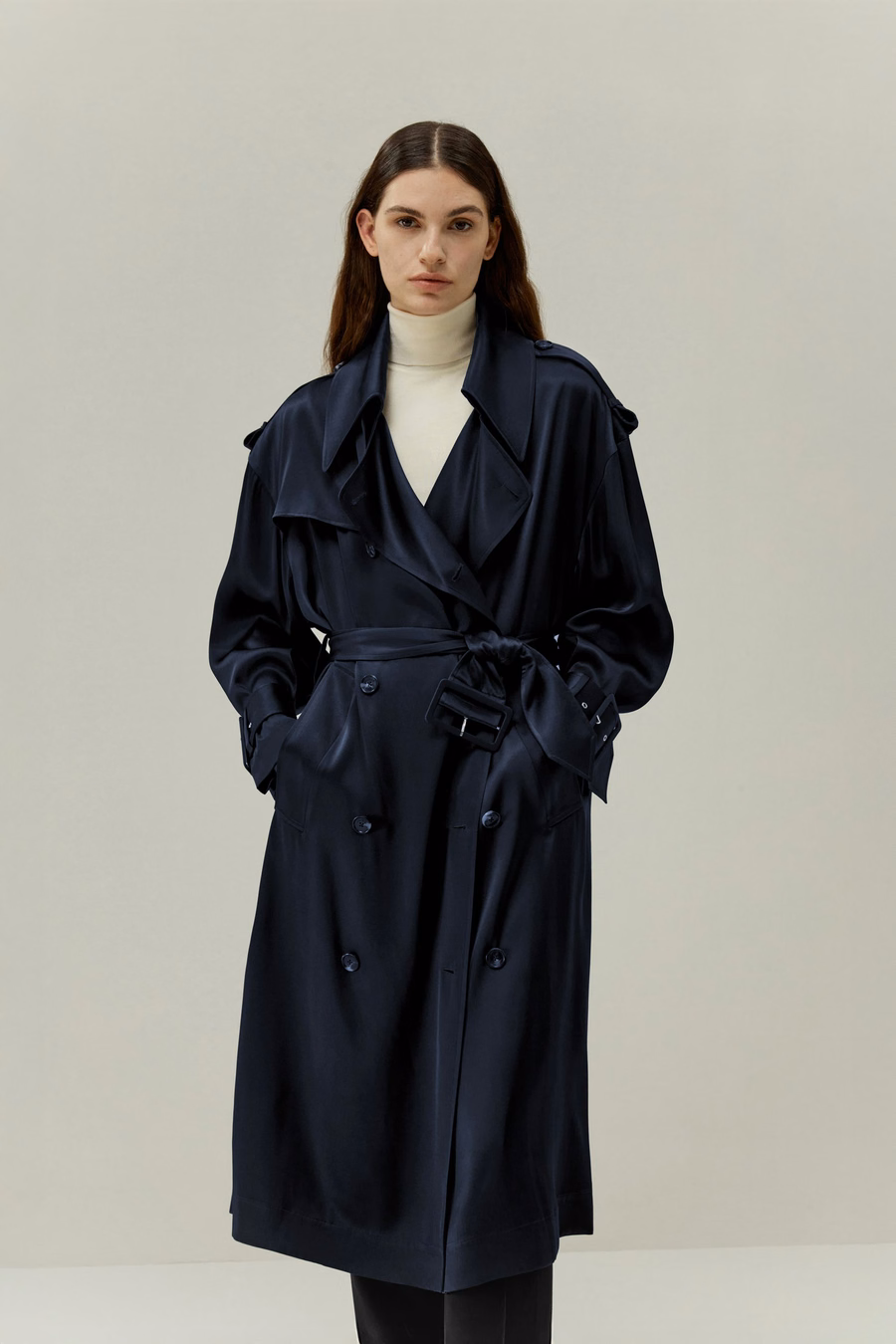 Manteau trench en soie surdimensionné