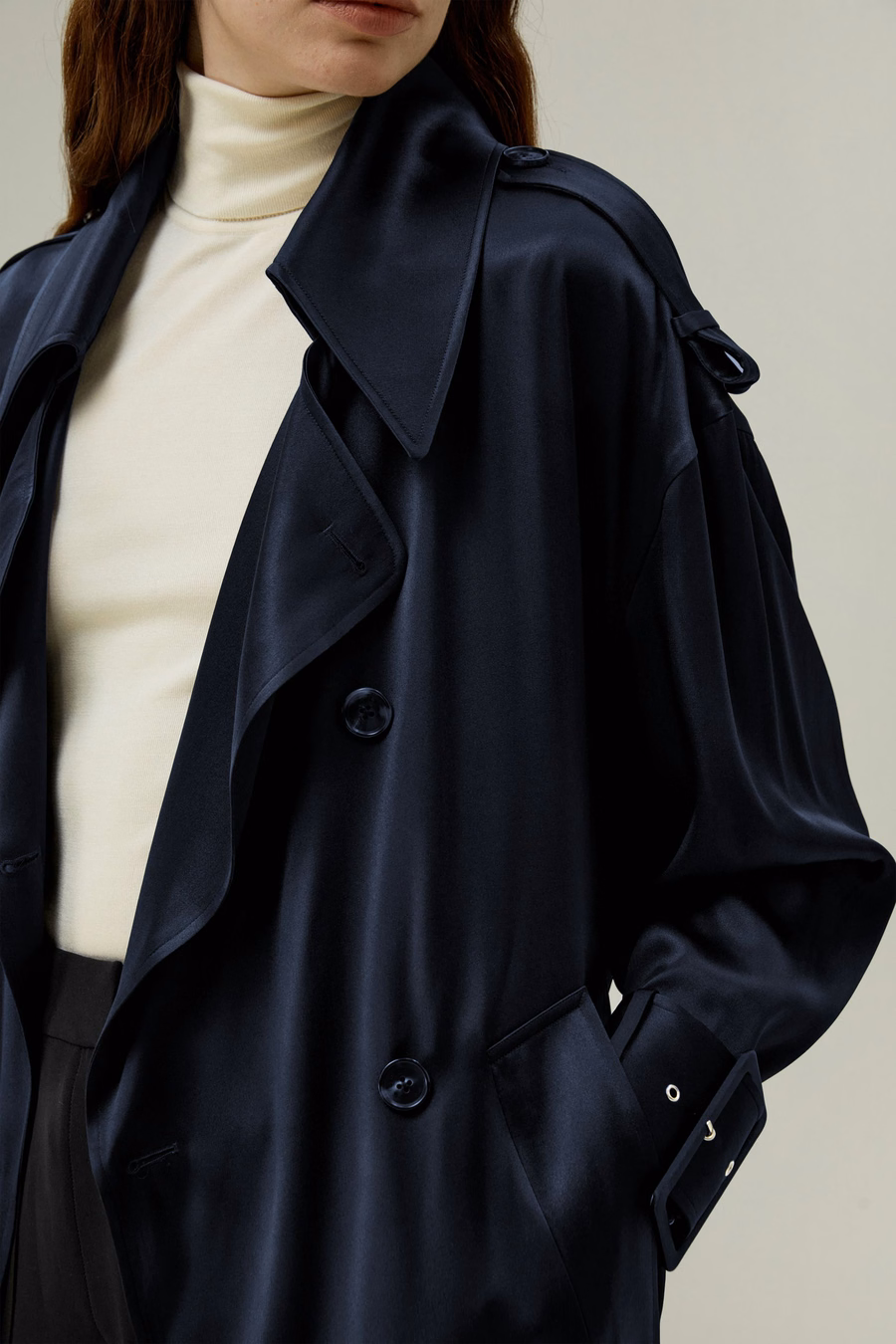 Manteau trench en soie surdimensionné