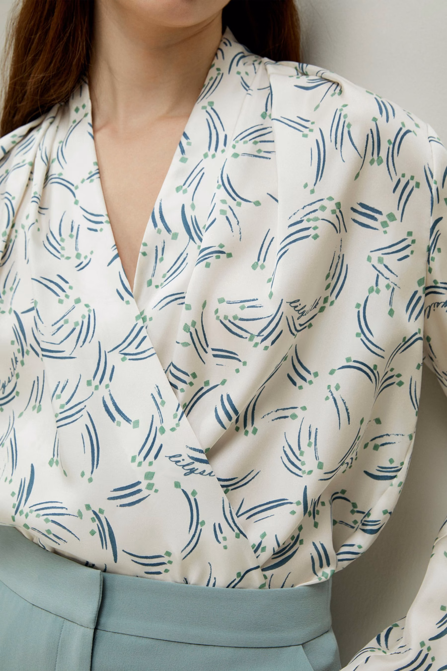 Chemise à imprimé botanique abstrait