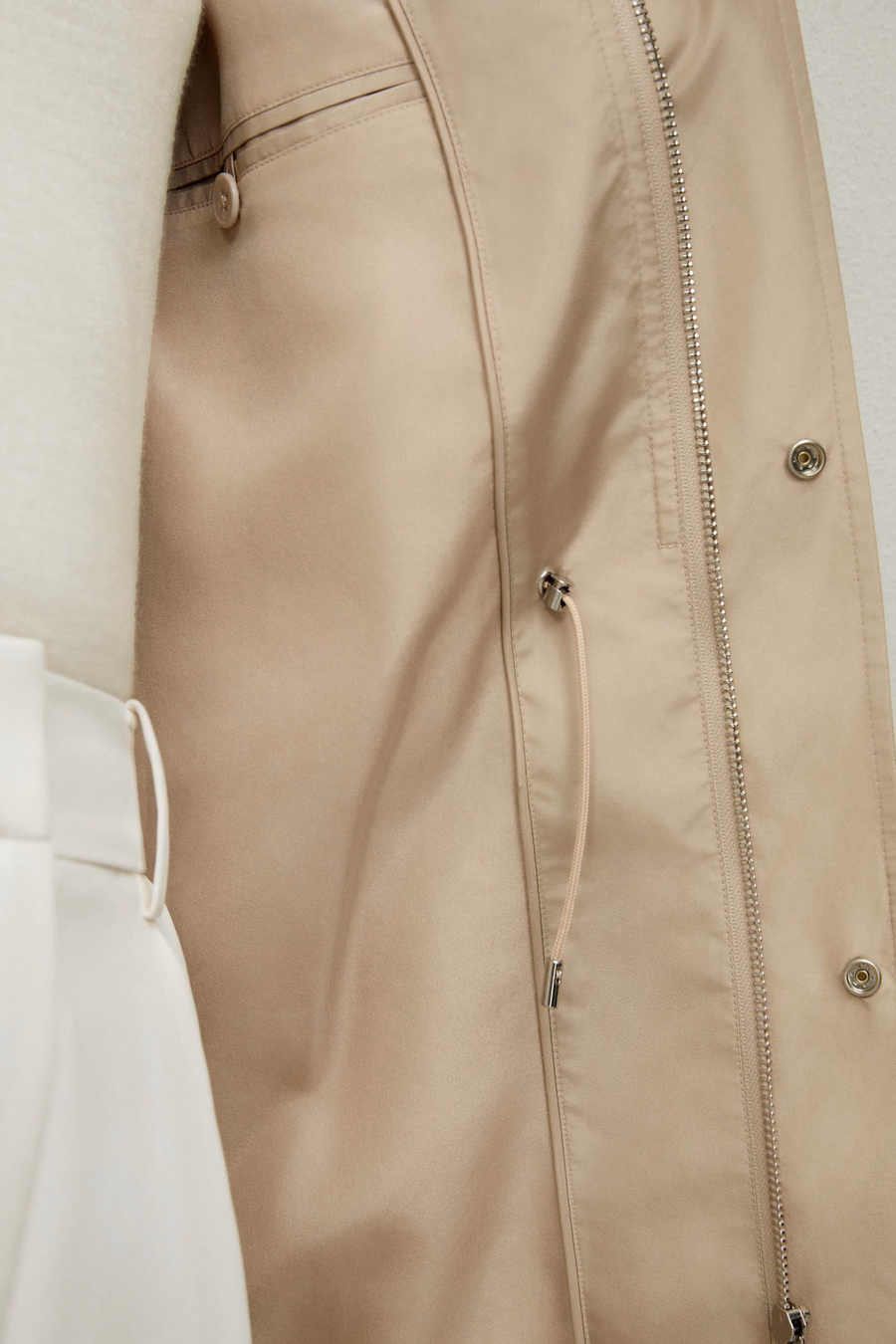Veste utilitaire moderne résistante à l'eau