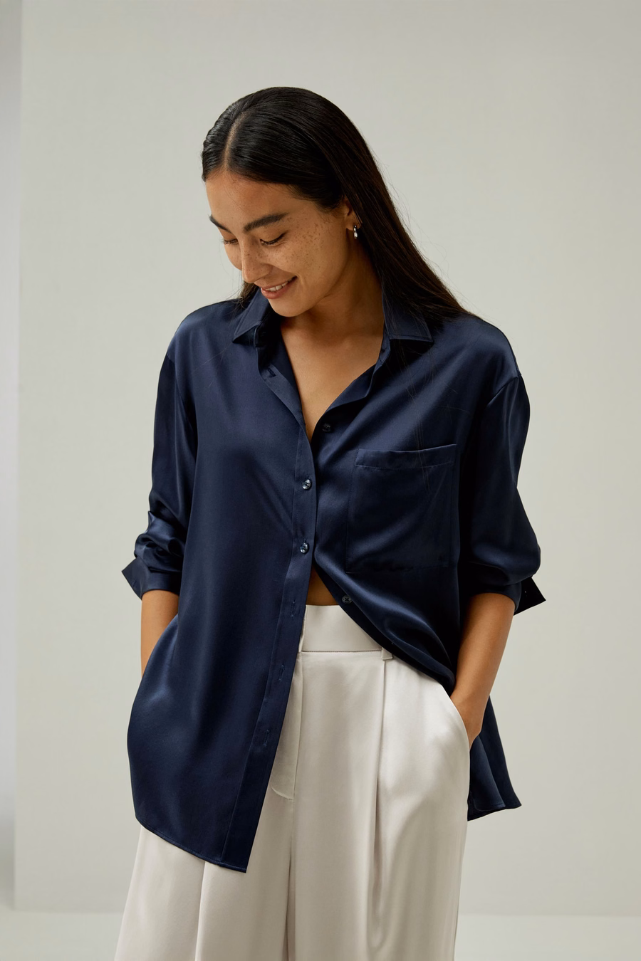Chemise en soie à col écarté décontracté