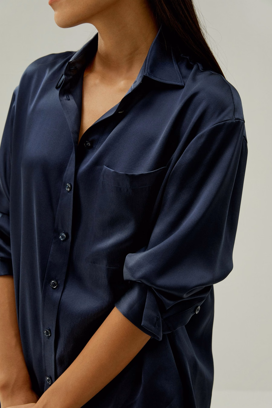 Chemise en soie à col écarté décontracté